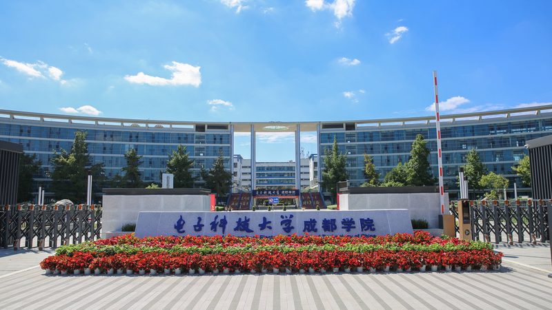 多层PCB样板定制：揭秘价格背后的秘密