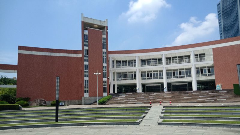 PCB打样工艺流程中的钻孔步骤详解