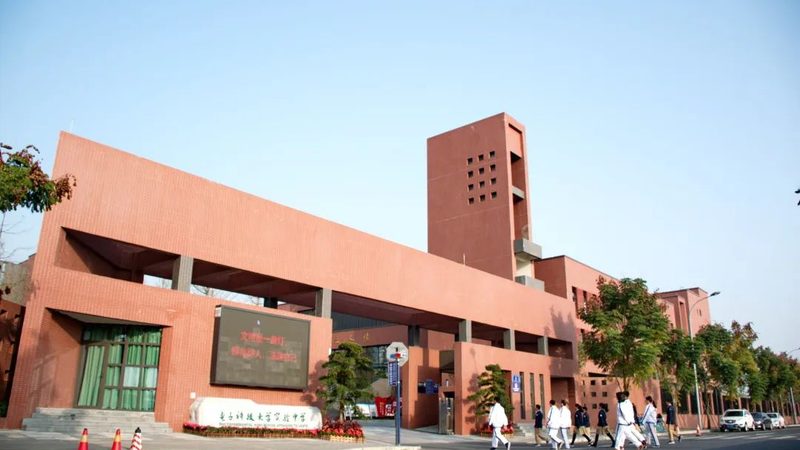 电子配件报价单：揭秘厂家直销的选品逻辑**